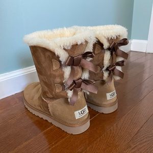 Brown Bailey Bow Uggs size 8